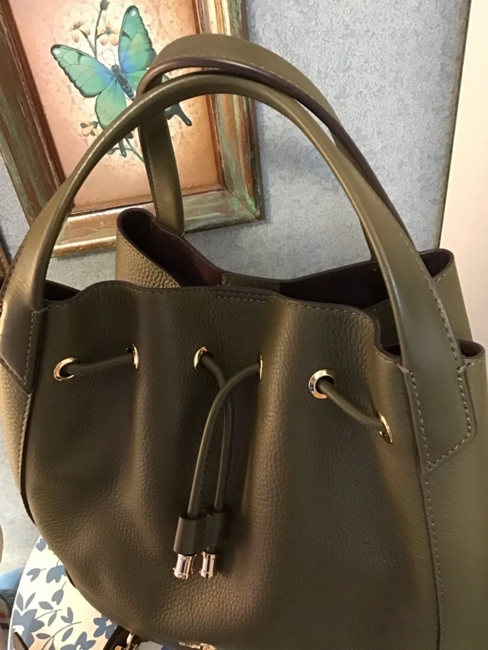 Michael kors leather convertible bucket bag purse